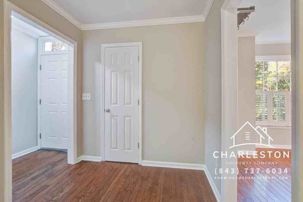 978 Governors Rd - Photo 3 of 27