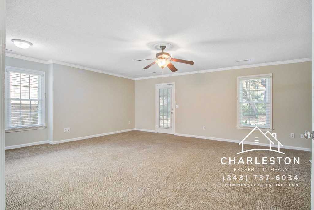 978 Governors Rd - Photo 4 of 27