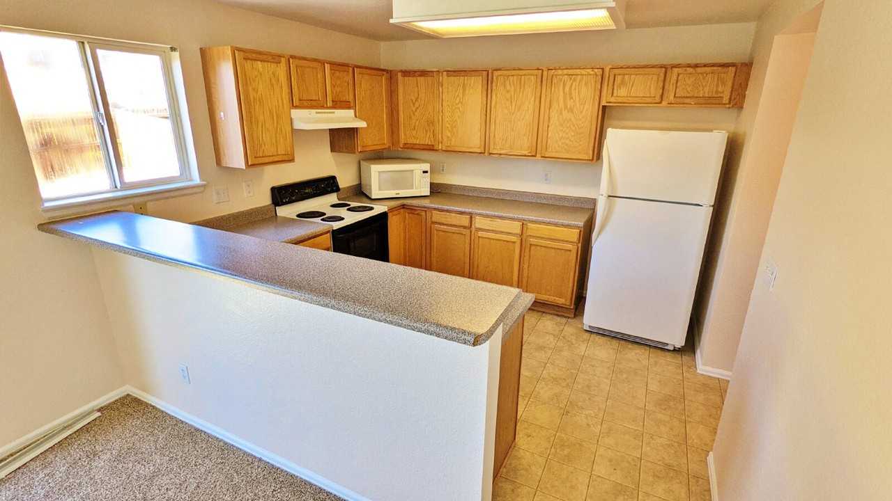 19739 E Lasalle Dr - Photo 7 of 15