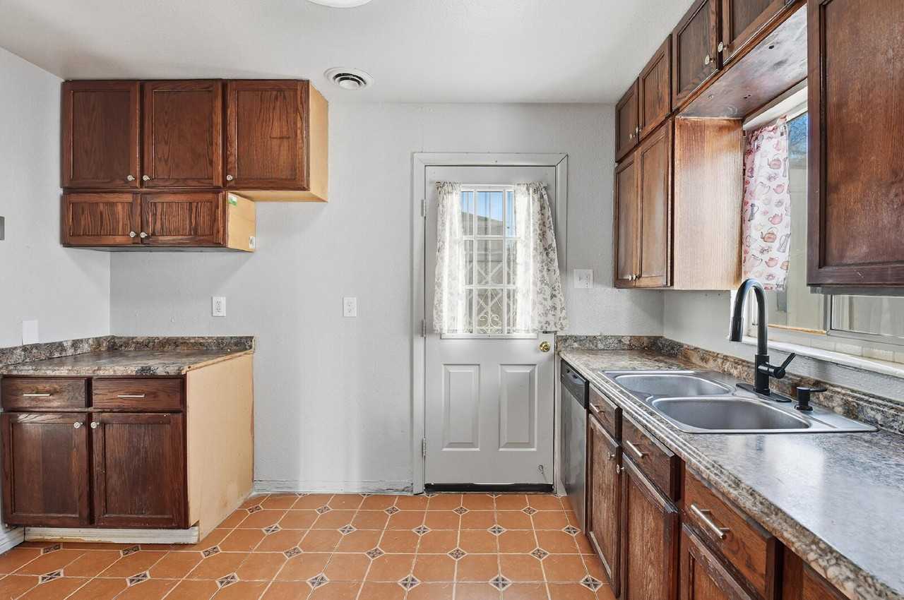 1159 Beeler St - Photo 2 of 40