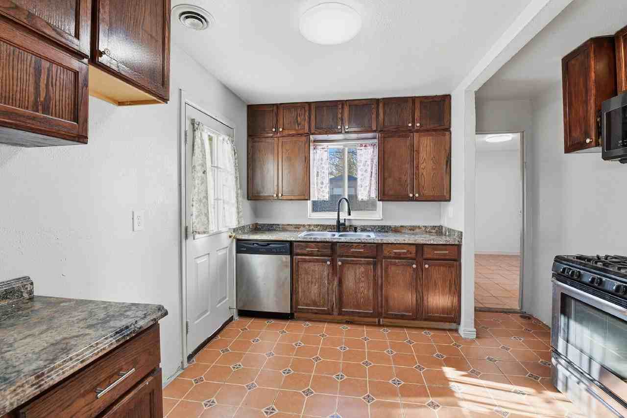 1159 Beeler St - Photo 4 of 40