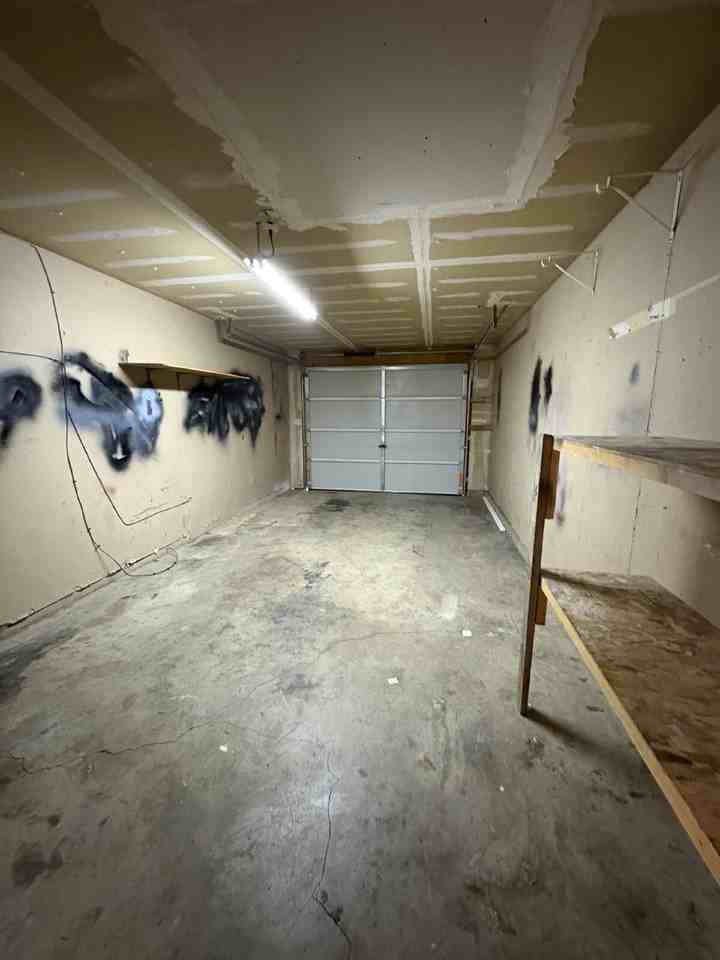 834 Bennett Ave - Photo 7 of 13