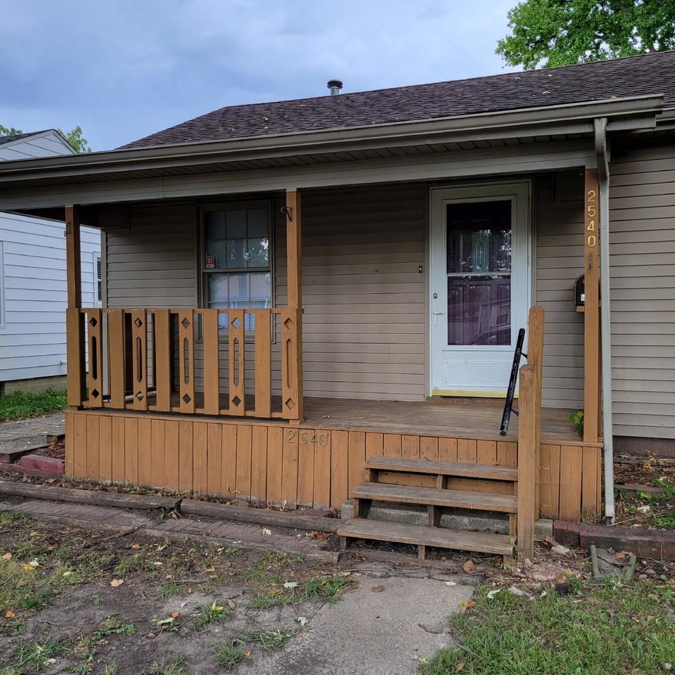 2540 S 4th St - Photo 2 of 20