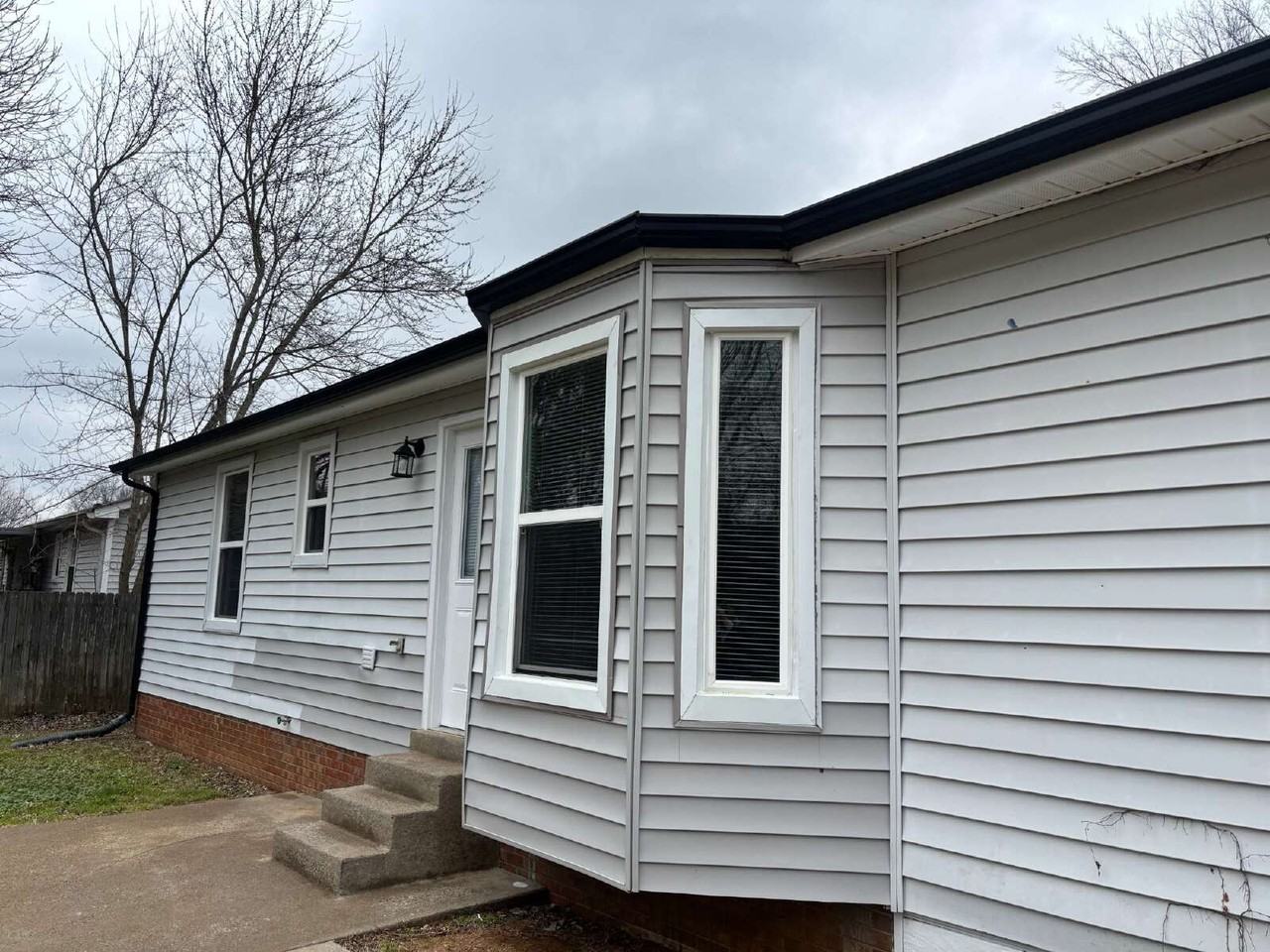 392 Roselawn Dr - Photo 2 of 20