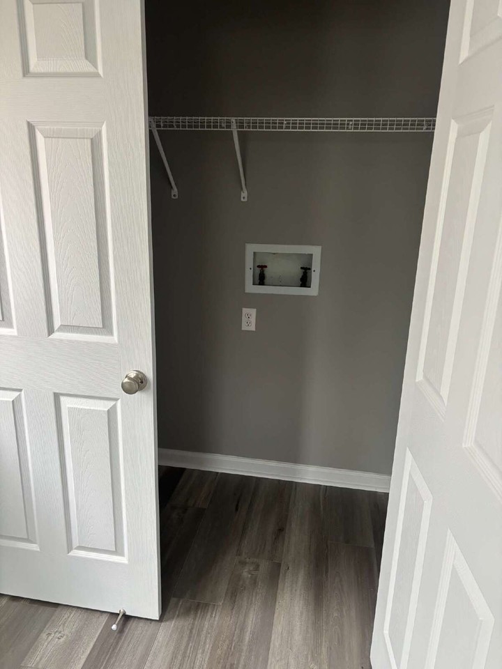 392 Roselawn Dr - Photo 5 of 20