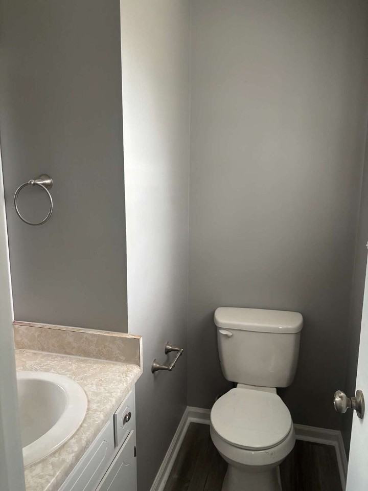 392 Roselawn Dr - Photo 6 of 20