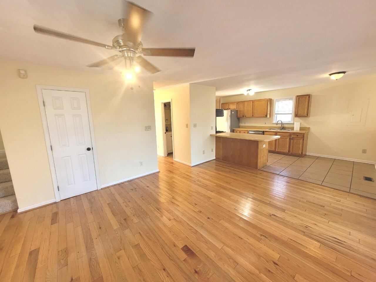 608 W 34th St - Photo 7 of 38