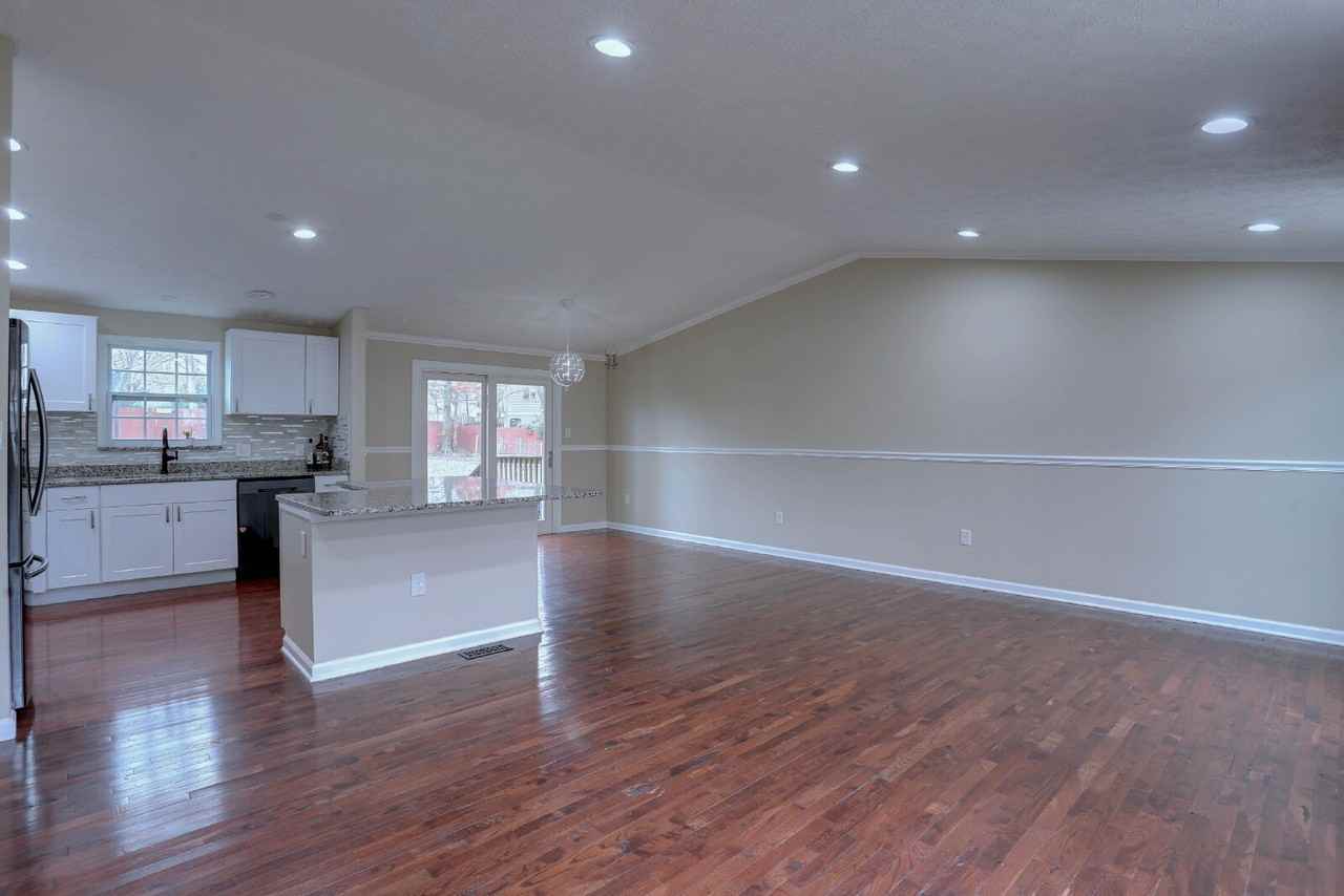 9321 Kenbrooke Ct - Photo 3 of 35