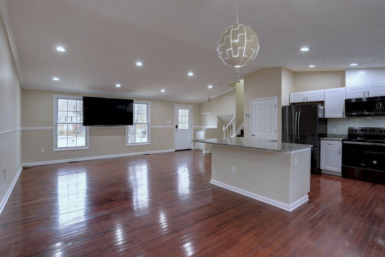 9321 Kenbrooke Ct - Photo 5 of 35