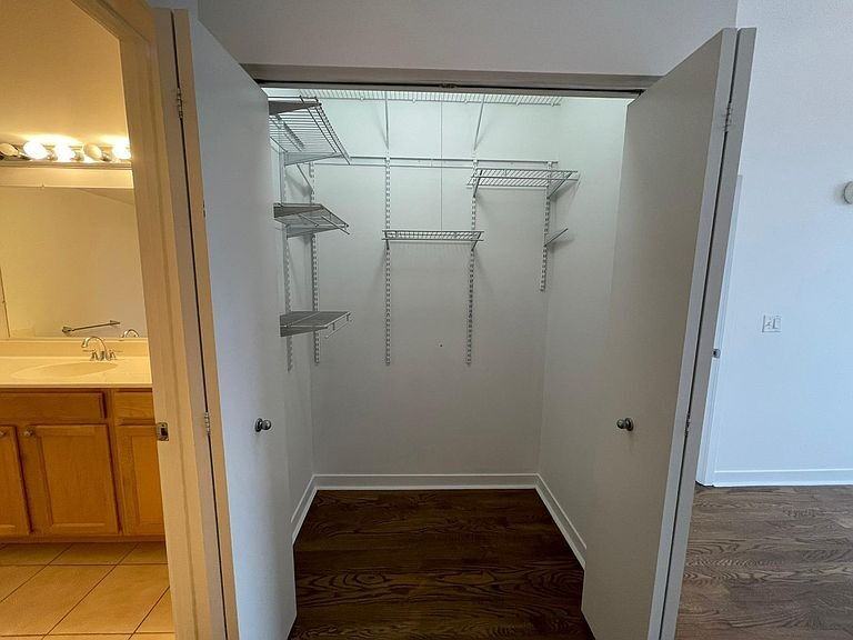 2 S Leavitt St - Photo 3 of 14