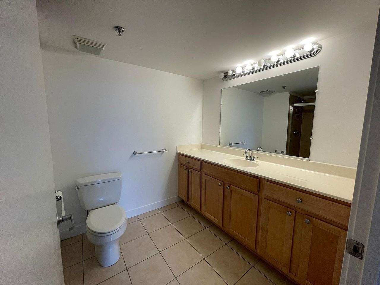 2 S Leavitt St - Photo 6 of 14