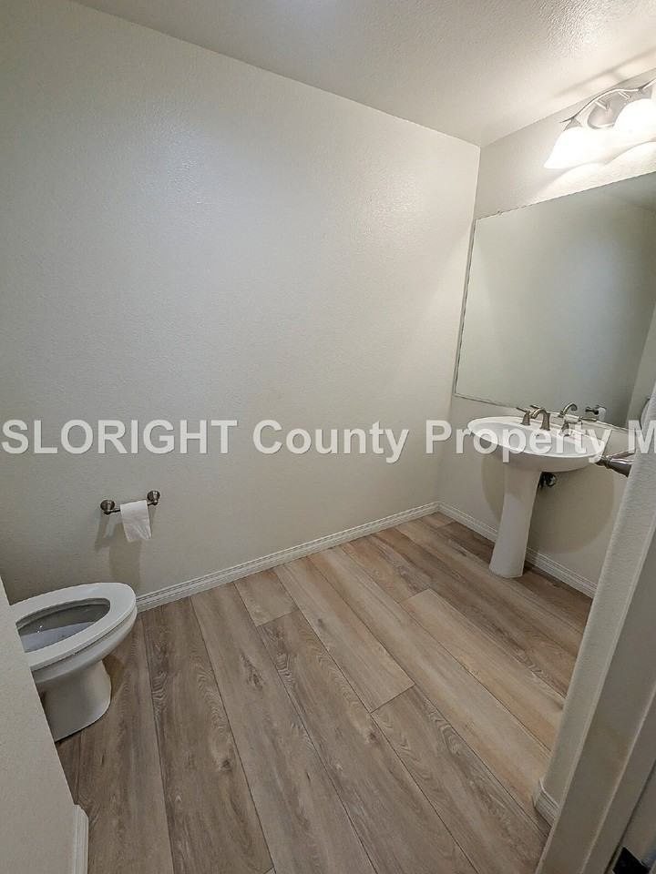 832 Tarragon Ln - Photo 7 of 11