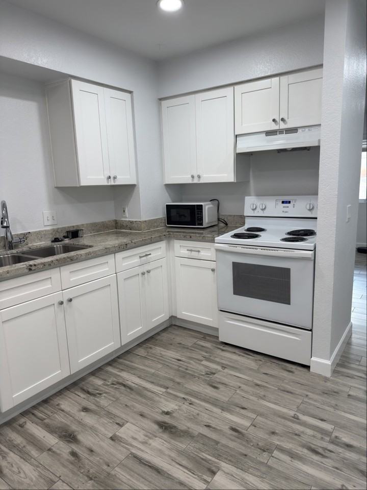 4019 E Desert Cactus St #B - Photo 7 of 24