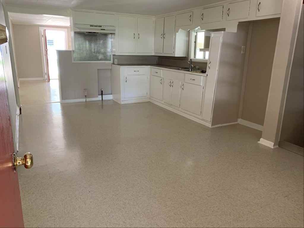 633 N Moss St - Photo 3 of 7