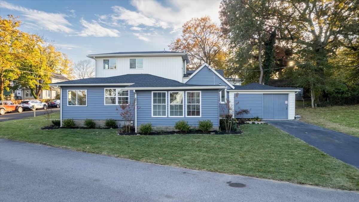 250 Glenwood Rd - Photo 3 of 26