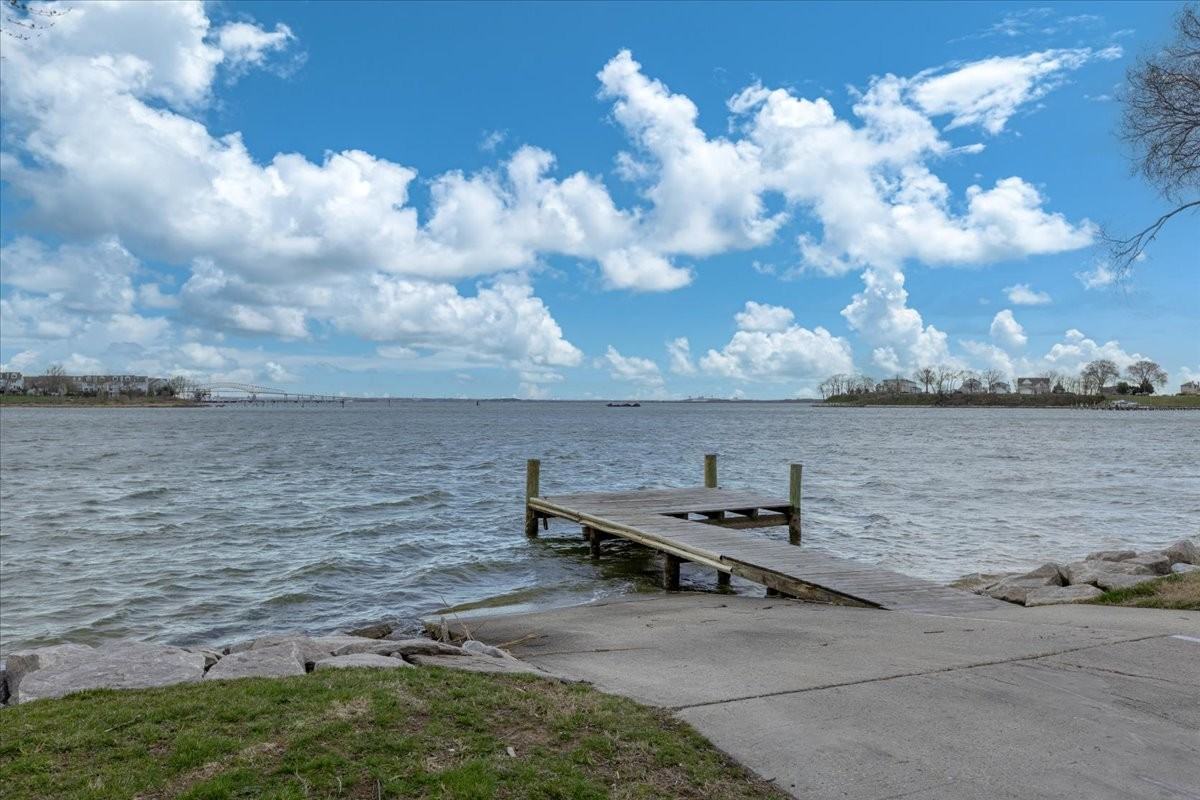 250 Glenwood Rd - Photo 7 of 26