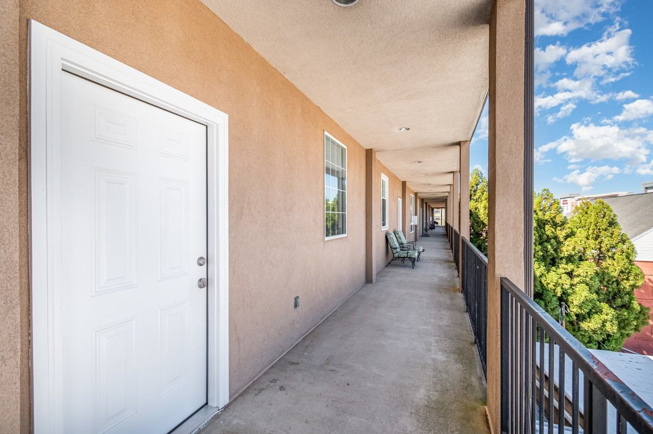 360 S Elm St - Photo 5 of 30