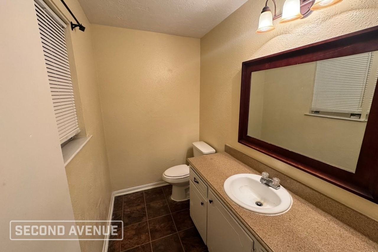 1813 Country Village Blvd - Photo 5 of 13