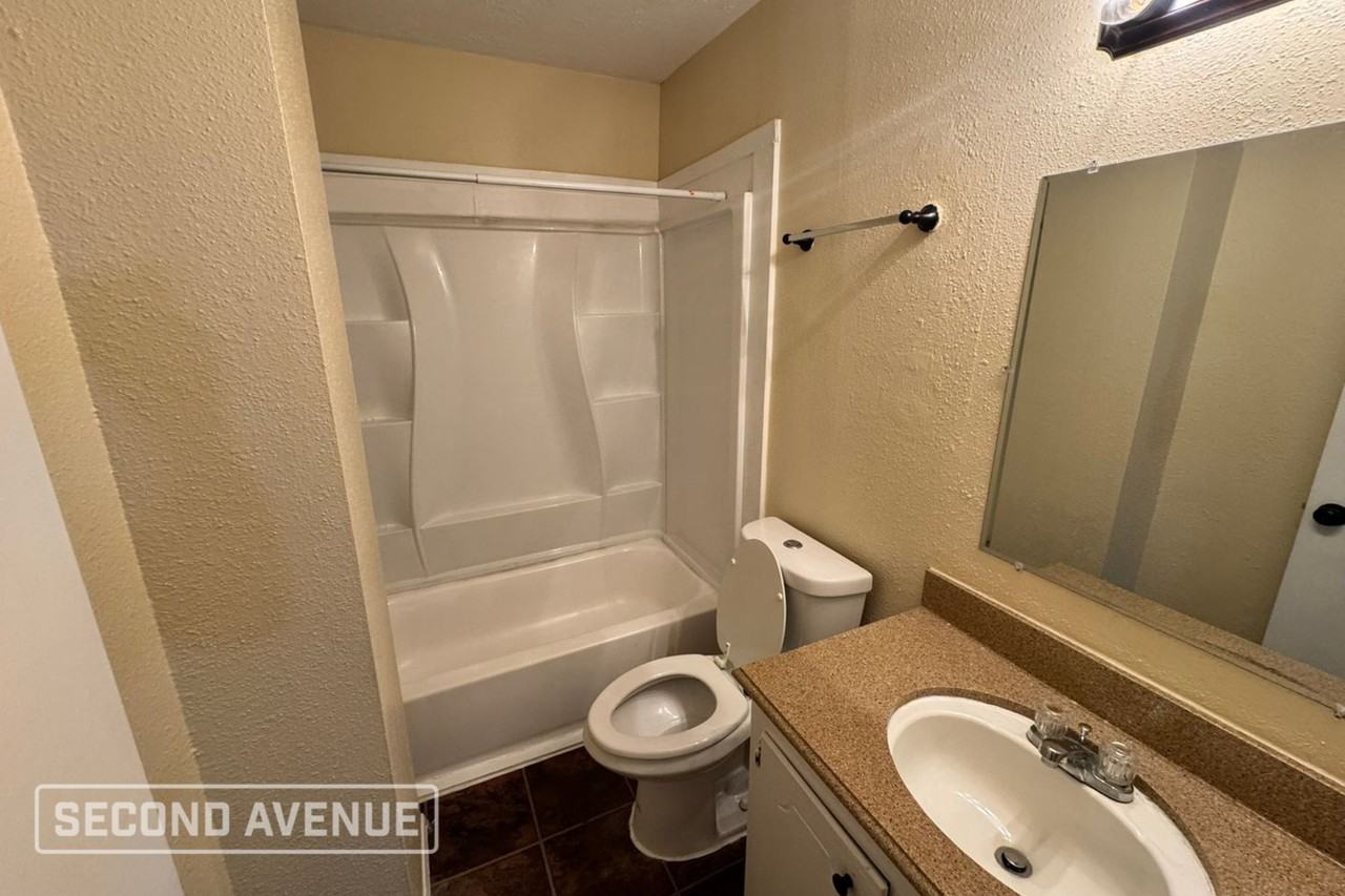 1813 Country Village Blvd - Photo 7 of 13