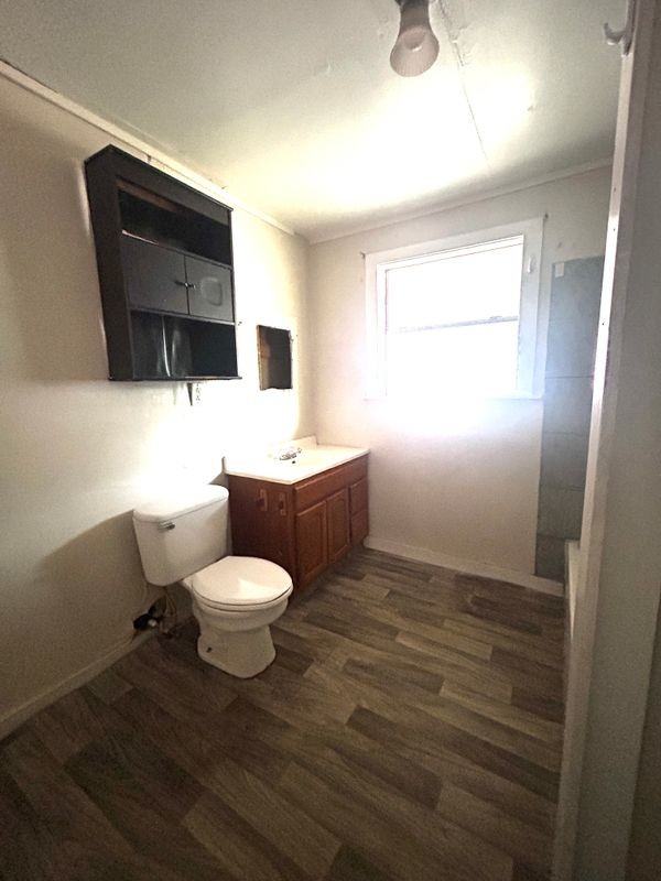 610 W Stamper St - Photo 3 of 8