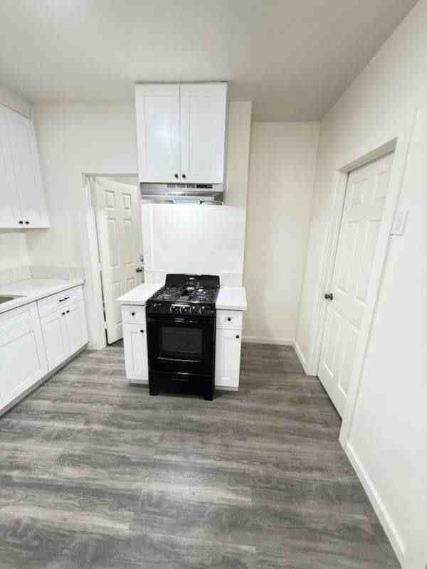 2627 E 4th St - Photo 4 of 8