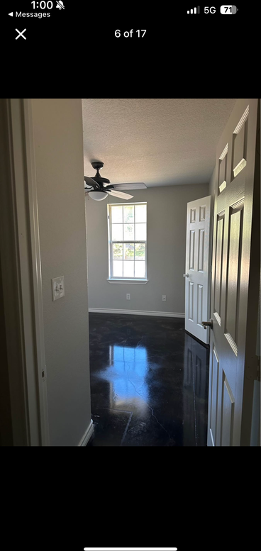 725 E Locust St - Photo 3 of 17