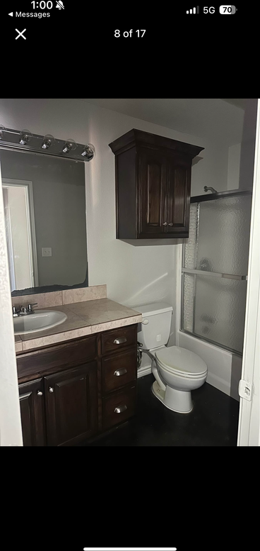 725 E Locust St - Photo 5 of 17