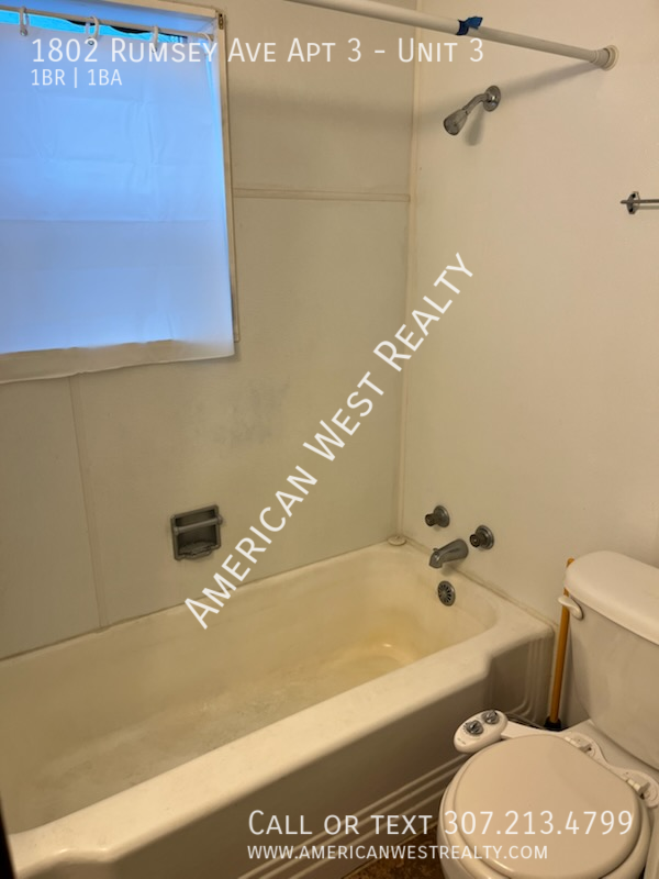 1802 Rumsey Ave Apt 3 #3 - Photo 3 of 4