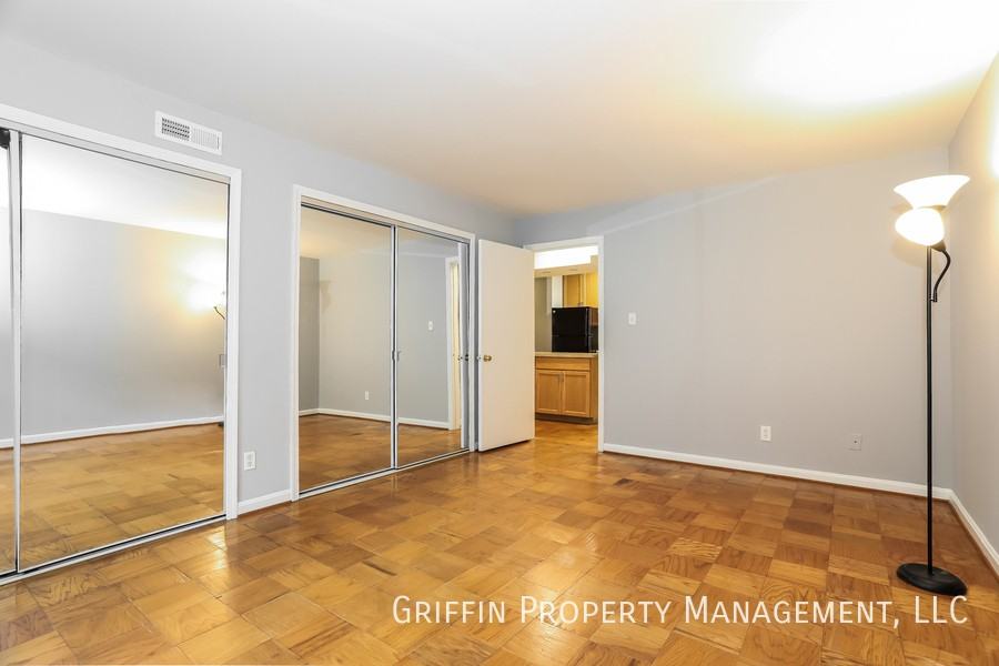 6000 Westchester Park Dr #T1 - Photo 3 of 10