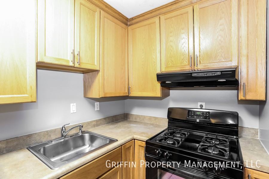 6000 Westchester Park Dr #T1 - Photo 7 of 10