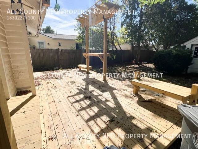 1422 Elder Ave - Photo 2 of 25