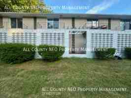 featured image of 1376 Forest Glen Dr #1