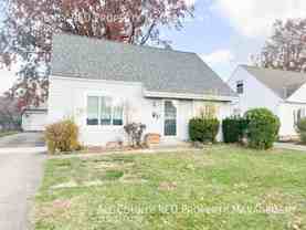 27081 Farringdon Ave - Photo 1 of 1