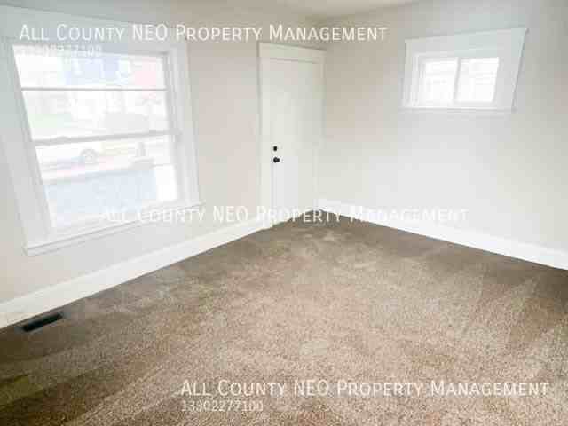 1380 E 171st St - Photo 4 of 21