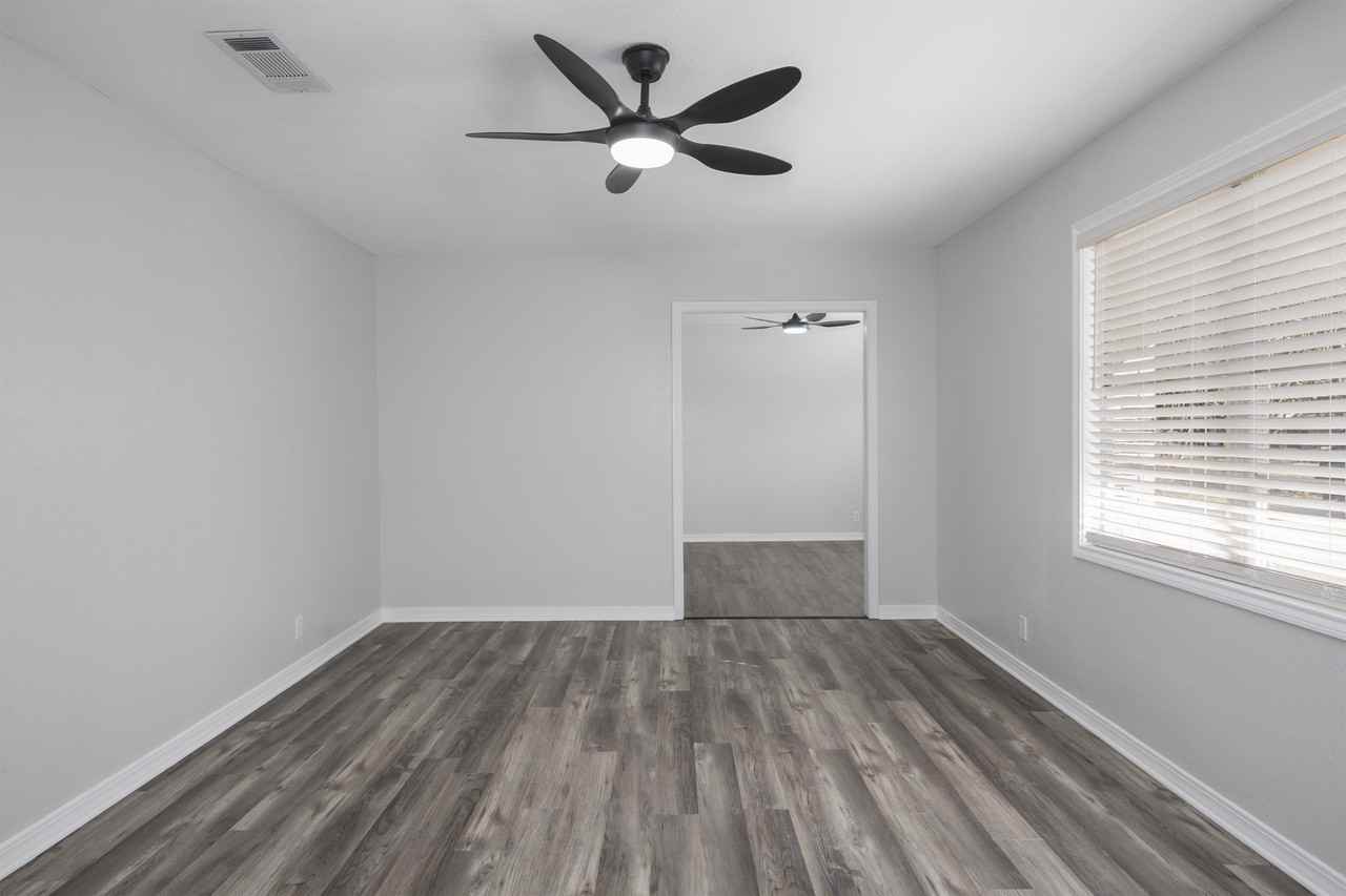 202 White Columns Dr - Photo 4 of 16