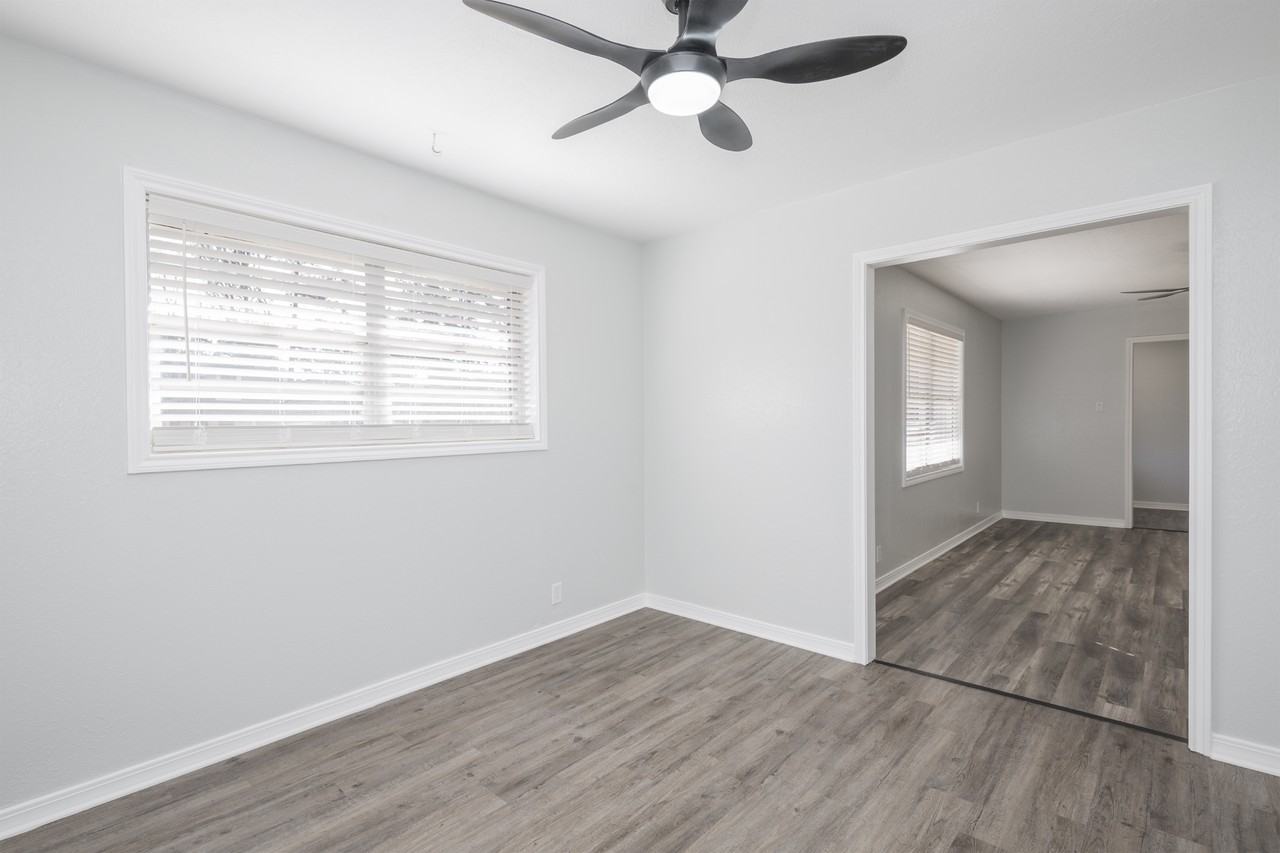 202 White Columns Dr - Photo 5 of 16