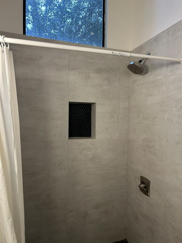 3440 Sw Falcon St #C - Photo 3 of 7