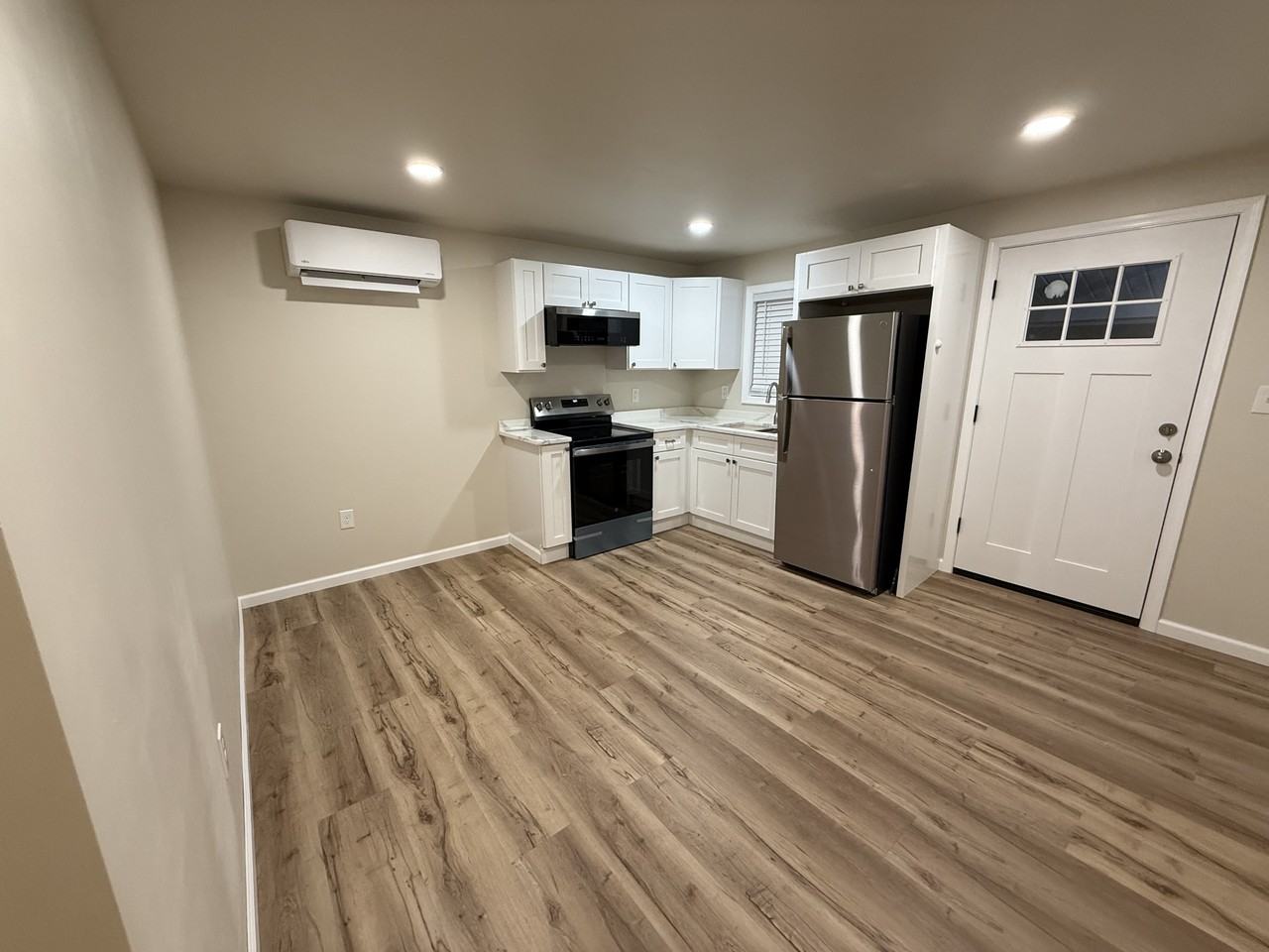 400 W Penn Ave #400COTTAGE - Photo 3 of 8