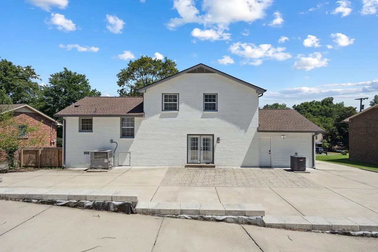 4931 Sherman Oaks Dr #B - Photo 3 of 16