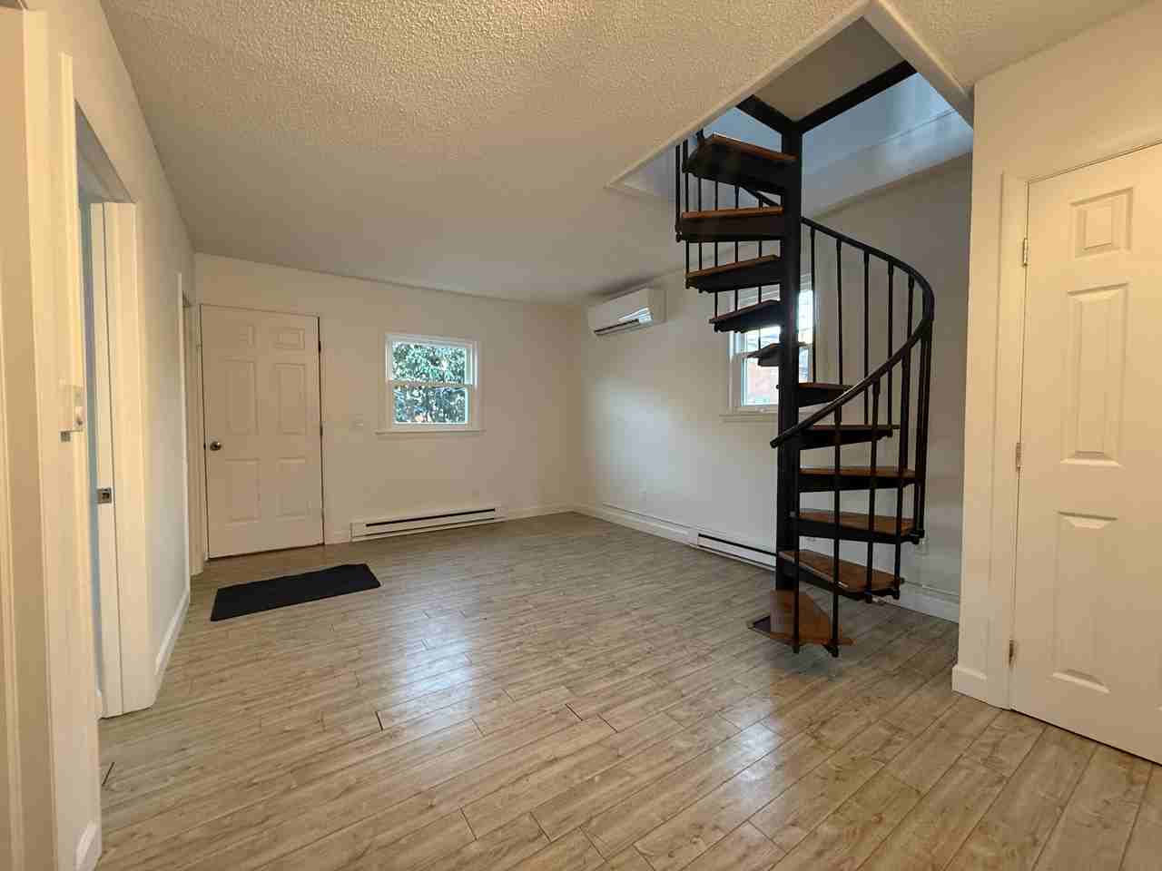 100 100 Main St Carriage house - Photo 2 of 17