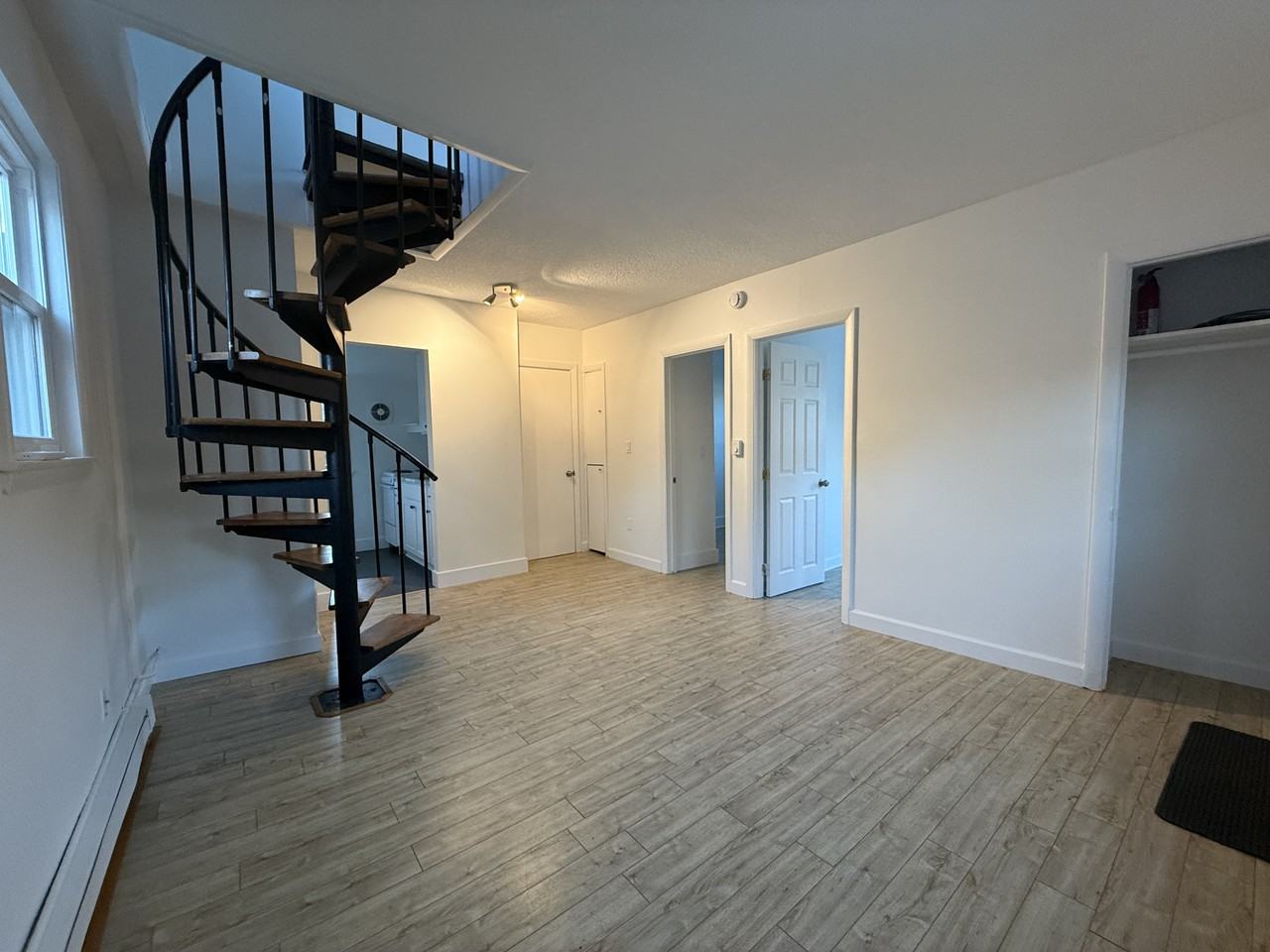 100 100 Main St Carriage house - Photo 3 of 17