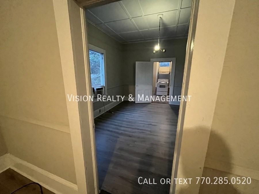 910 Truitt Ave #B - Photo 6 of 14