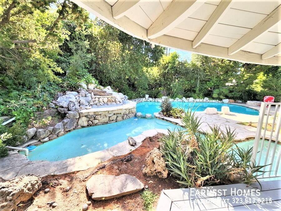 4121 Hayvenhurst Dr - Photo 5 of 43