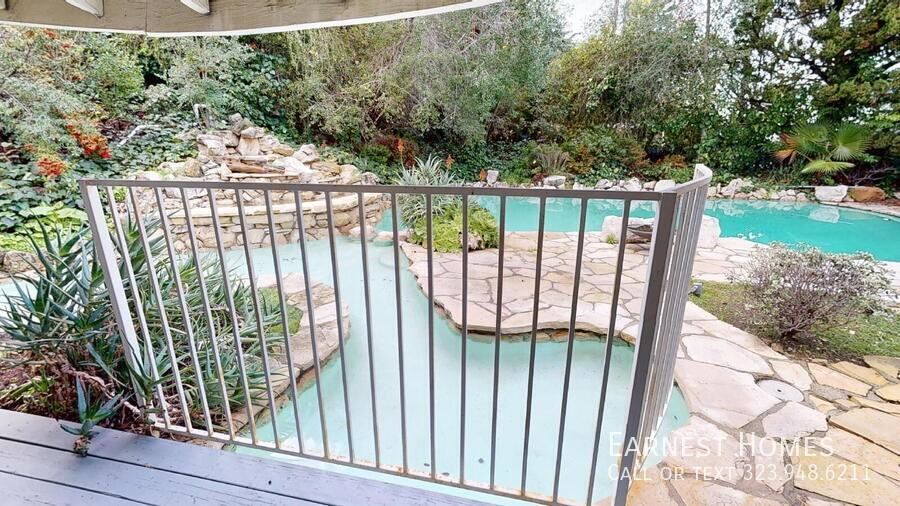 4121 Hayvenhurst Dr - Photo 6 of 43