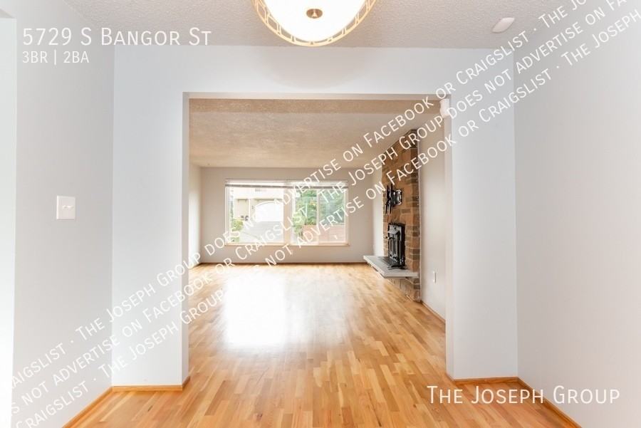 5729 S Bangor St - Photo 7 of 35