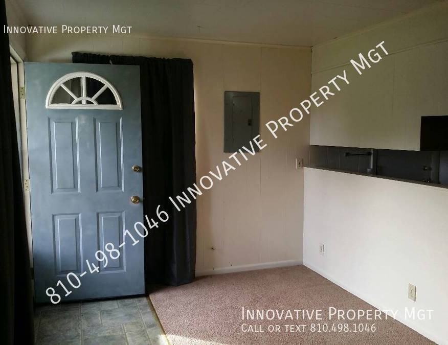 1097 N Bridge St #2 - Photo 2 of 11