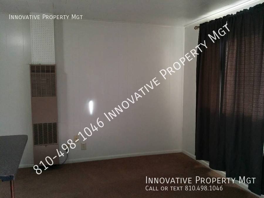 1097 N Bridge St #2 - Photo 3 of 11