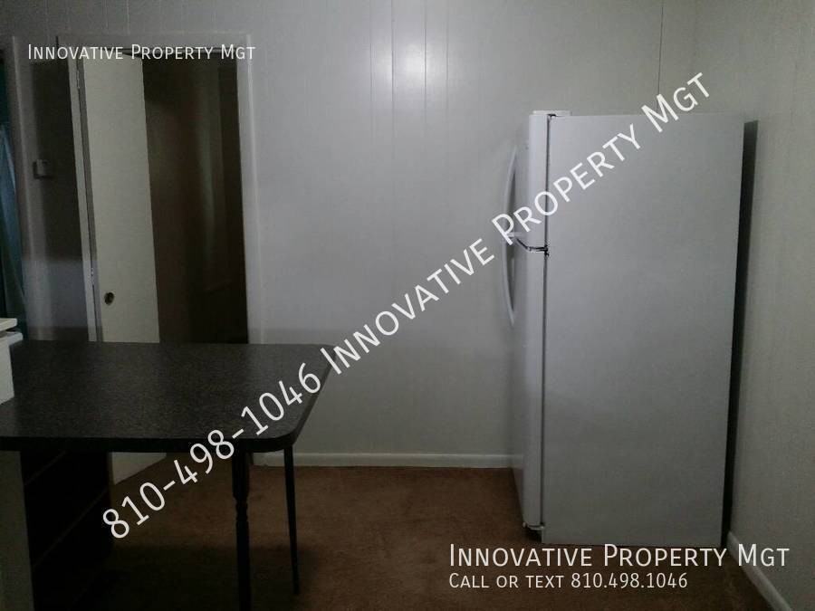 1097 N Bridge St #2 - Photo 5 of 11