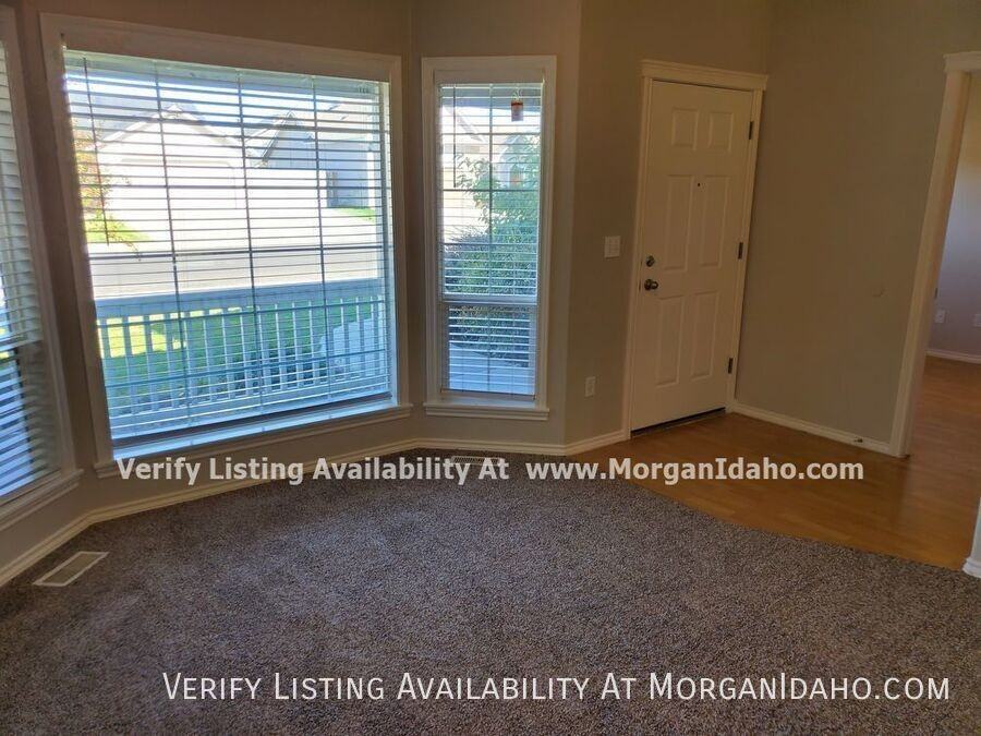 4231 E English Dr - Photo 2 of 11