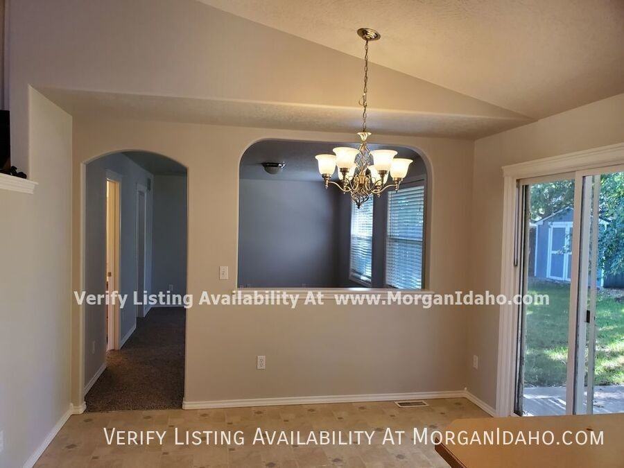 4231 E English Dr - Photo 6 of 11